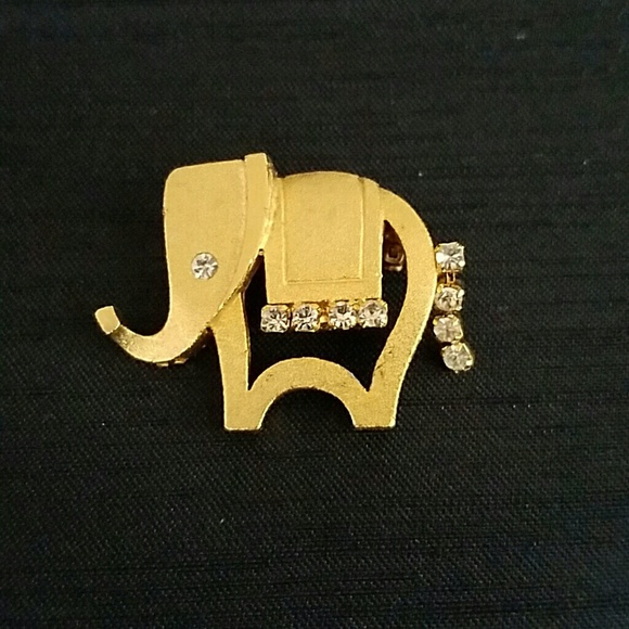 Jewelry - $6 Sale Vintage Elephant Brooch Rhinestones